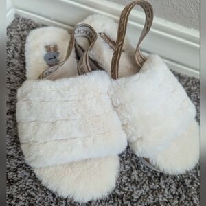 NWOT Kookaburra Ugg cream fur slides/slippers